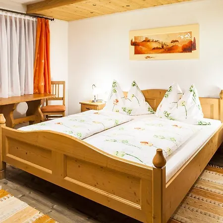 Farm stay Biobauernhof Kleinummerstall